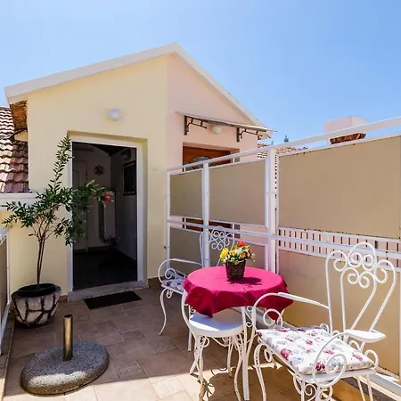 Beautiful Sea View - Two Bedroom With Balcony And Sea Vi...
