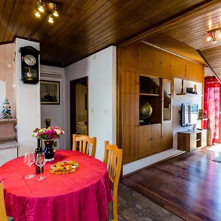 Apartmán Beautiful Sea View - Two Bedroom With Balcony And Sea Vi... *